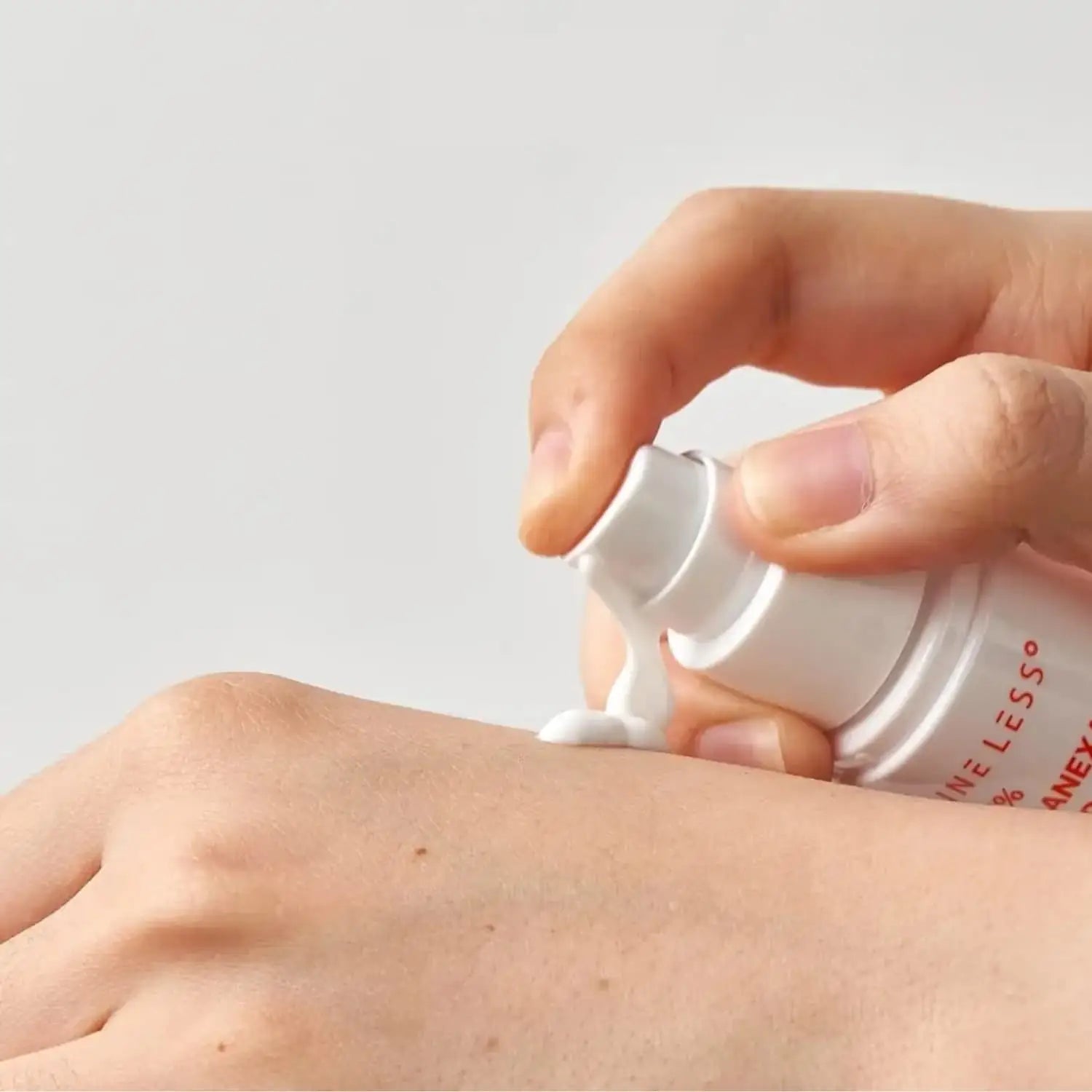 [NINELESS] Serum de Acido Tranexamico Mela - Pro 5% Tranexamic 30ml de NINELESS | Skincare disponible en kosmic