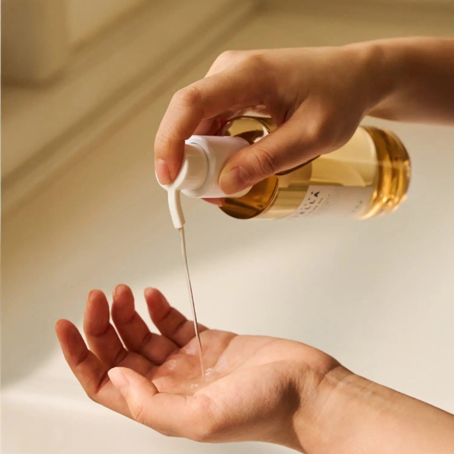 [SKIN1004] Madagascar Centella Light Cleansing Oil 200ml de kosmic | Skincare disponible en kosmic