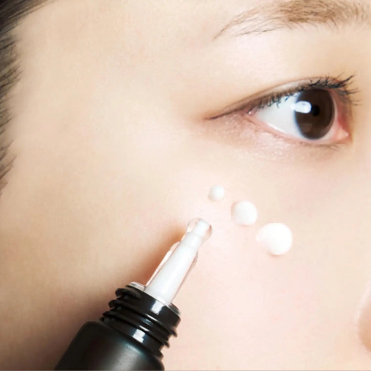 [SKIN1004] Madagascar Centella Probio-Cica Bakuchiol Eye Cream 20ml de SKIN1004 | Skincare disponible en kosmic